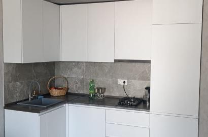 продается квартира с новым ремонтом 3-комнаты